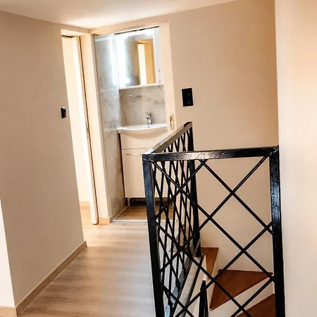 公寓 Papyria Fine